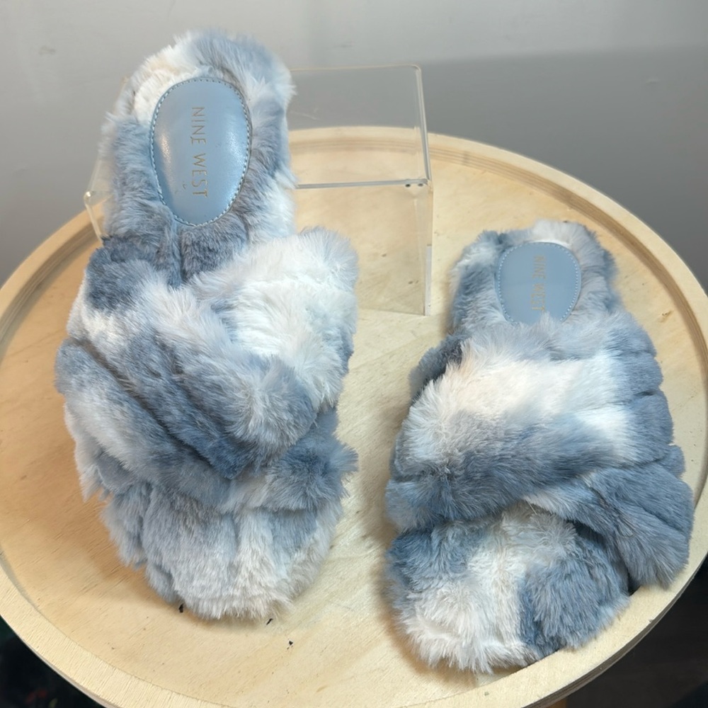 Nine West Fluffy Sky Blue and White Slippers Size 6M